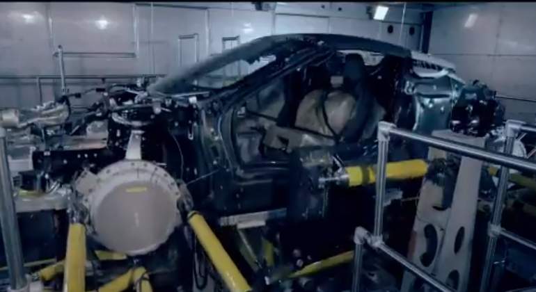 bmw-i8-roadster-teaser-pruebas.jpg
