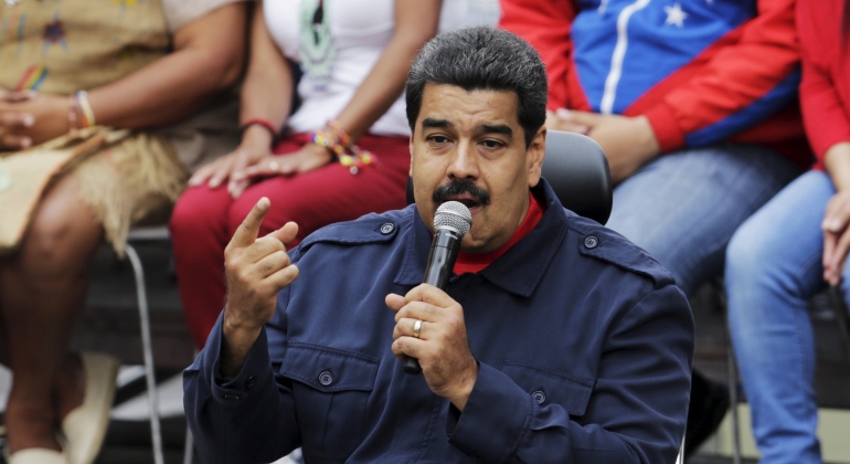 nicolas-maduro-microfono-29abril-2016-reuters.jpg