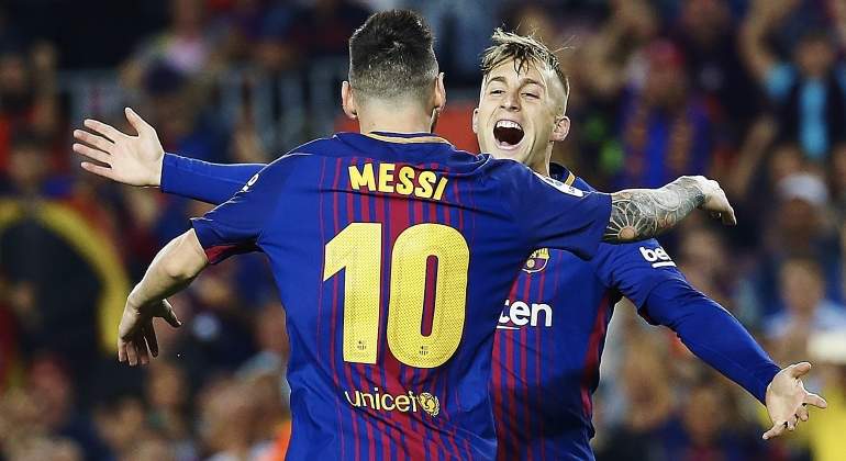 deulofeu-messi-celebran-efe.jpg