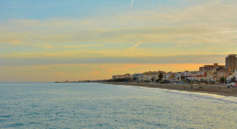 playa-Carihuela-torremolinos-alamy.jpg