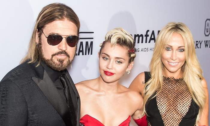 miley-cyrus-padres-770.jpg
