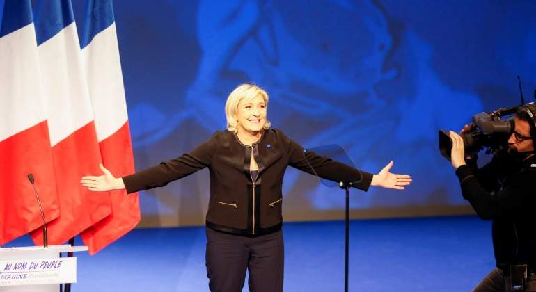 le-pen-brazos.jpg