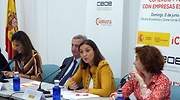 Reyes Maroto confirma que el estatuto electrointensivo llegará a tiempo para salvar el plazo de Alcoa