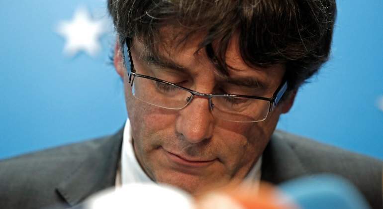 puigdemont-microfonos-cabibajo-reuters.jpg