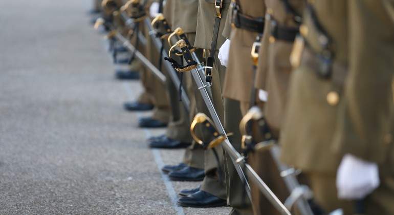 Detalle-uniforme-del-ejercito-espanol.jpg