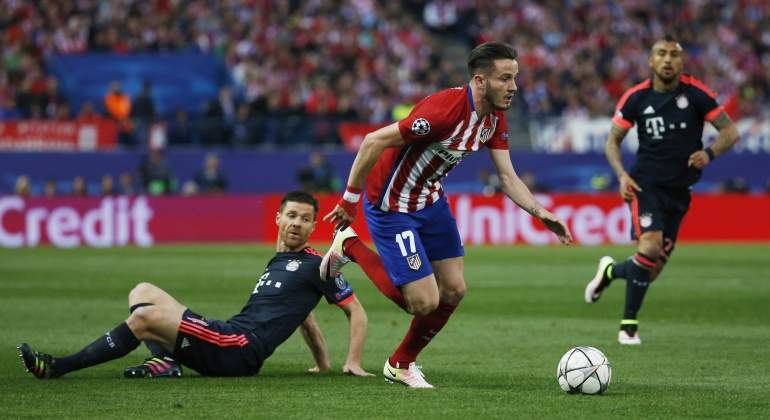 Xabi-Alonso-Suelo-Saul-Gol-2016-reuters.jpg
