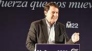 Los sondeos dan al PP menos de 33 escaños lo que obliga a pactar con Vox