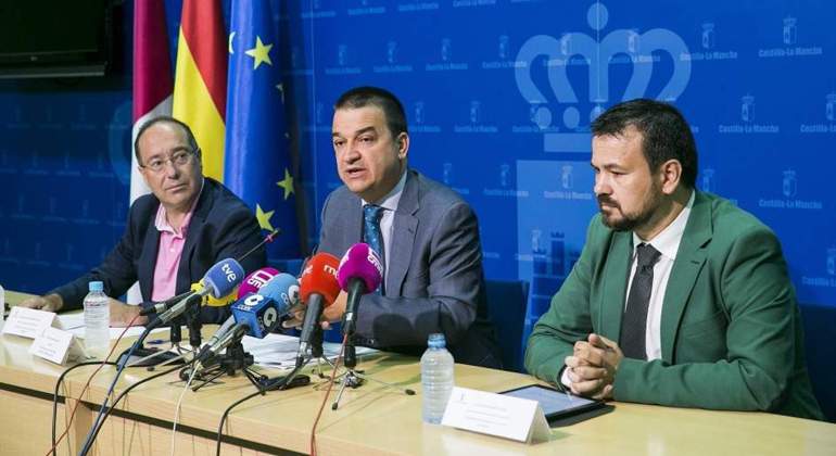 El-consejero-en-la-rueda-de-prensa