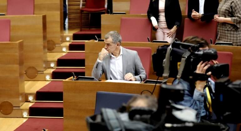 toni-canto-cortes-valencianas-marzo20-ep.jpg