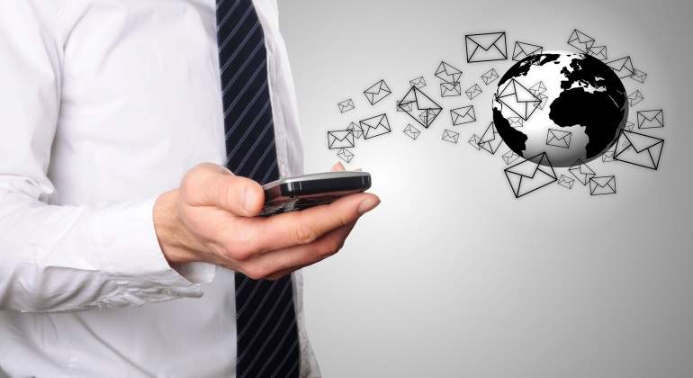 mails-dreamstime.jpg