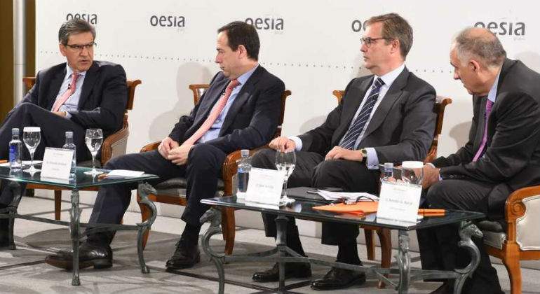 alvarez-gortazar-sevilla-amador-jornadas-ee.jpg
