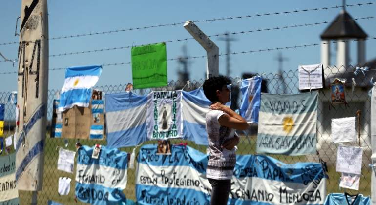 submarino-argentina-homenaje-reuters.jpg