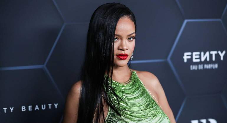 Rihanna-2022-alamy.jpg