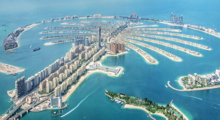 770-420-dubai-isla-palmera-dreamstime.jpg