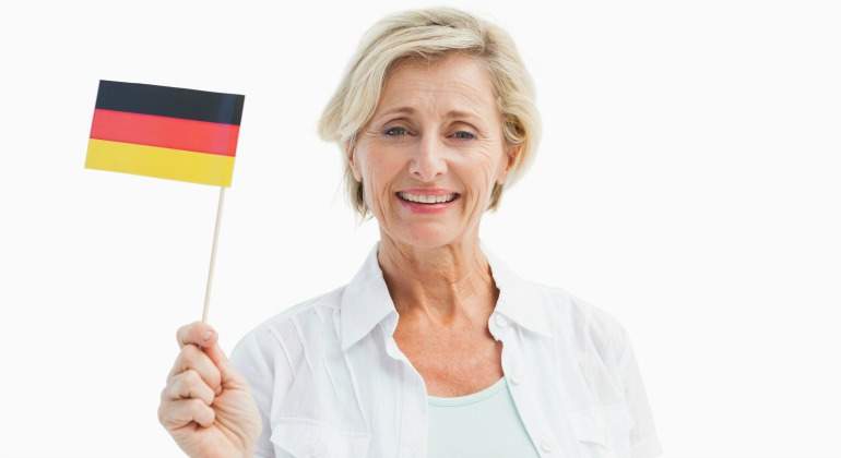 mujer-bandera-alemana.jpg
