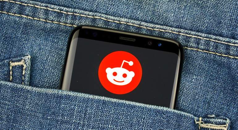reddit-app-bolsillo-dreamstime.jpg