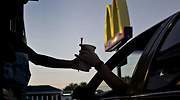 Sin batidos en McDonalds: la falta de camioneros en Reino Unido empieza a provocar escasez de alimentos