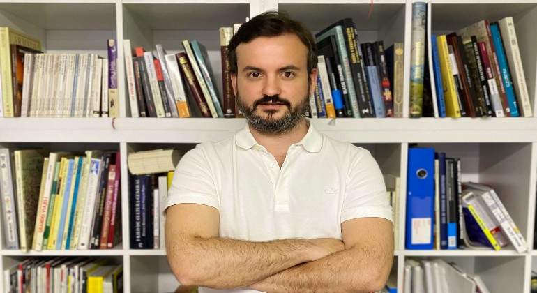 academia-play.jpg