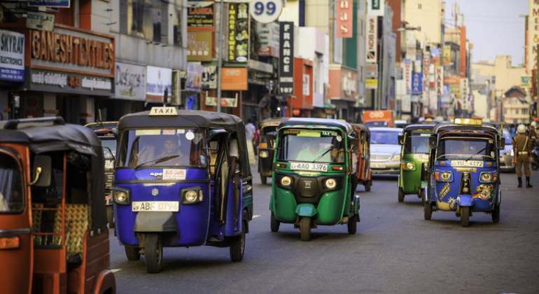 770-420-calle-taxis-sri-lanka-colombo-dreamstime.jpg