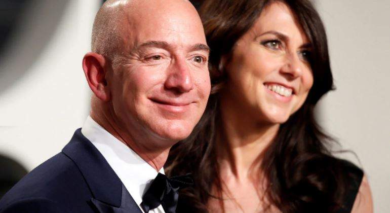 bezos-770-1.jpg
