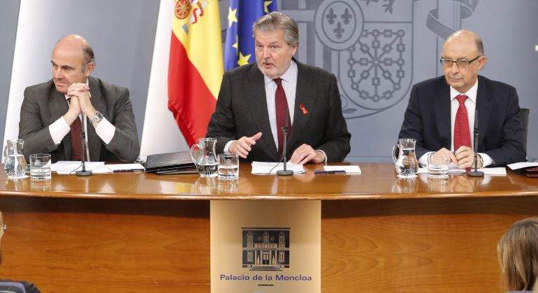 guindos-vigo-montoro-consejo-2-impuestos-efe-770.jpg