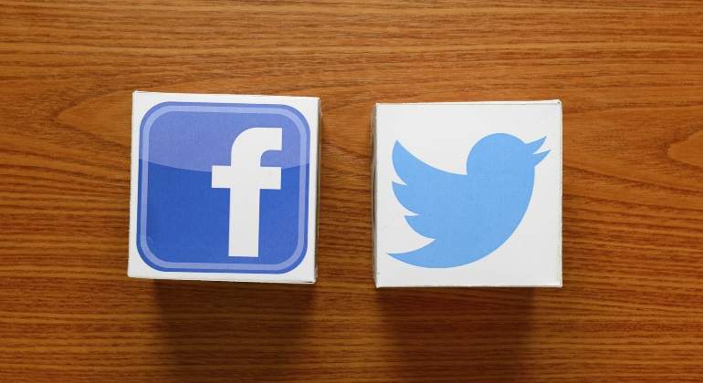 facebook-twitter-2.jpg