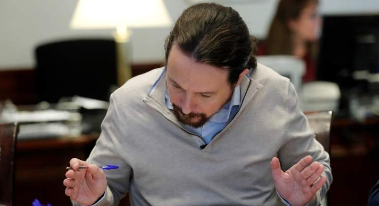 iglesias-boligrafo-congreso-nov19-efe.jpg