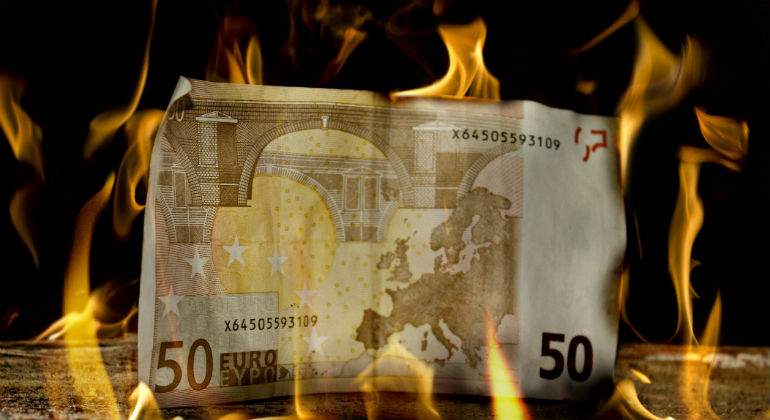 billetes-euros-llamas-istock.jpg