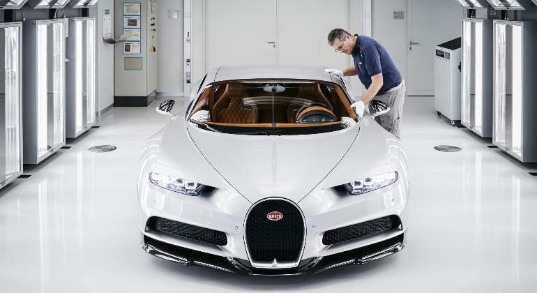 bugatti-chiron-fabrica.jpg