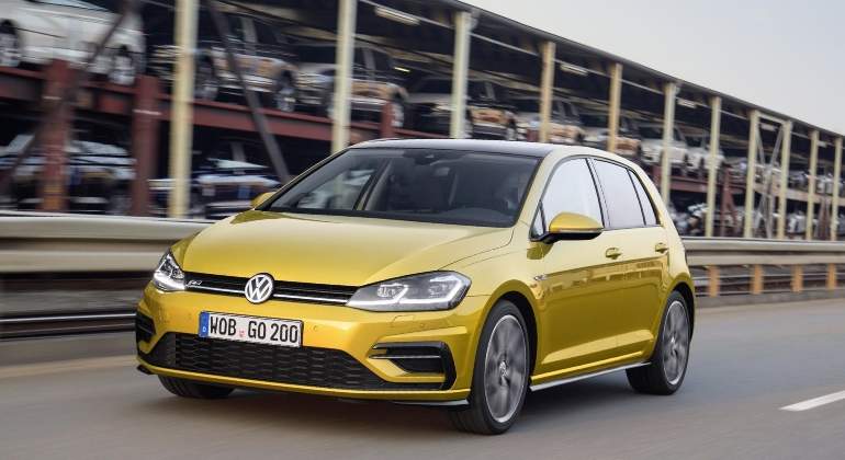 volkswagen-golf-2017-1.jpg