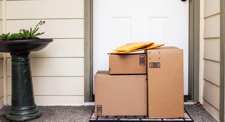 770-420-cajas-ecommerce-amazon-istock.jpg