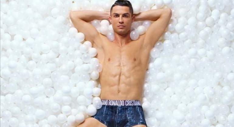 cristiano-ronaldo-cobra-publicidad-770.jpg