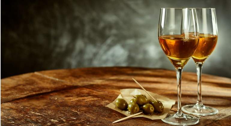 vino-jerez-gourmet-stockcreations-Dreamstime.jpg