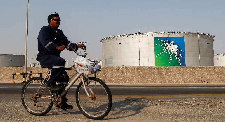 aramco-hombre-bicicleta-reuters-770x420.jpg