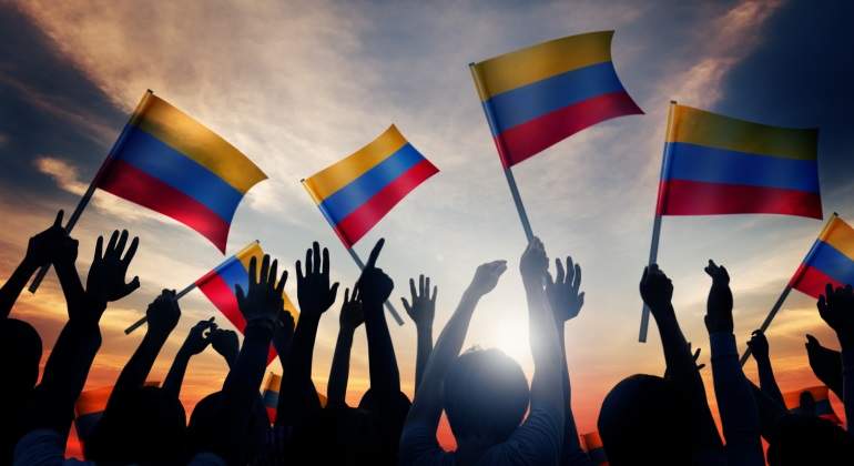 colombia-banderas-sombras-dreamstime.jpg