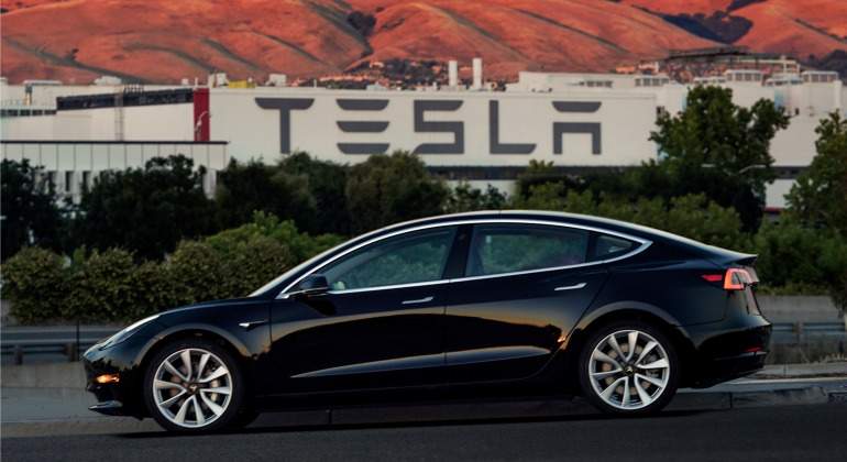 model-3-tesla.jpg
