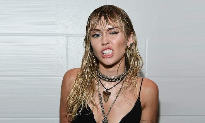 miley-cyrus-topless-770.jpg