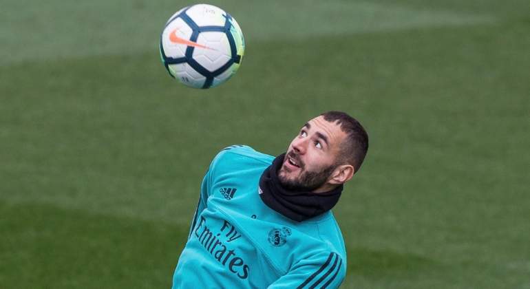 benzema-entreno-balon-marzo18-efe.jpg