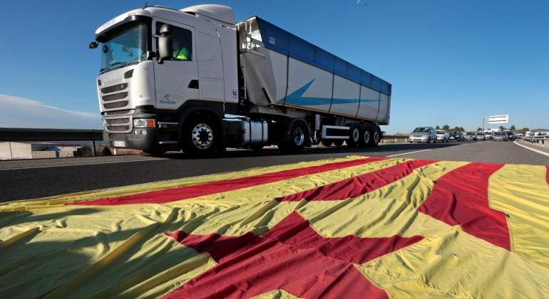 Estelada-carretera-cortada-EFE-2017.jpg