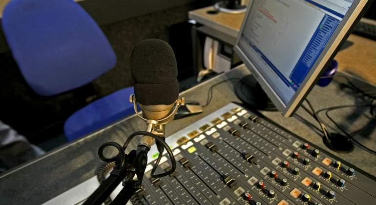 radio1111111111.jpg