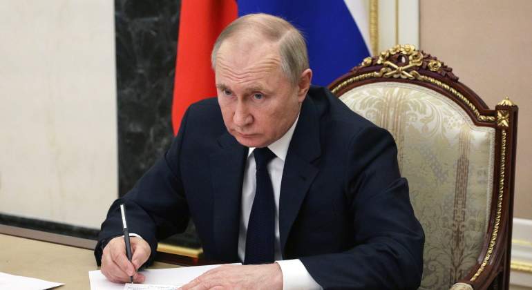 putin-firma-rusia-reuters.jpg