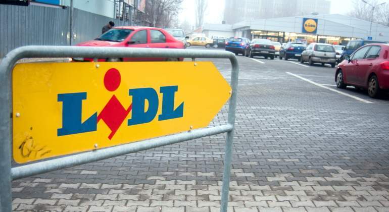 lidl-cartel-entrada-supermercado-dreamstime.jpg