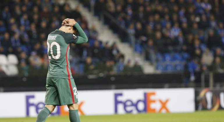 aduriz-lamento-genk-reuters.jpg