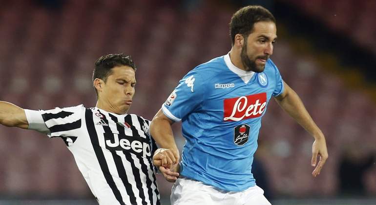 Higuain-Juventus-Napoles-2016-reuters.jpg