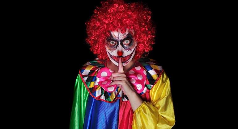 Payaso-pidiendo-silencio-iStock.jpg