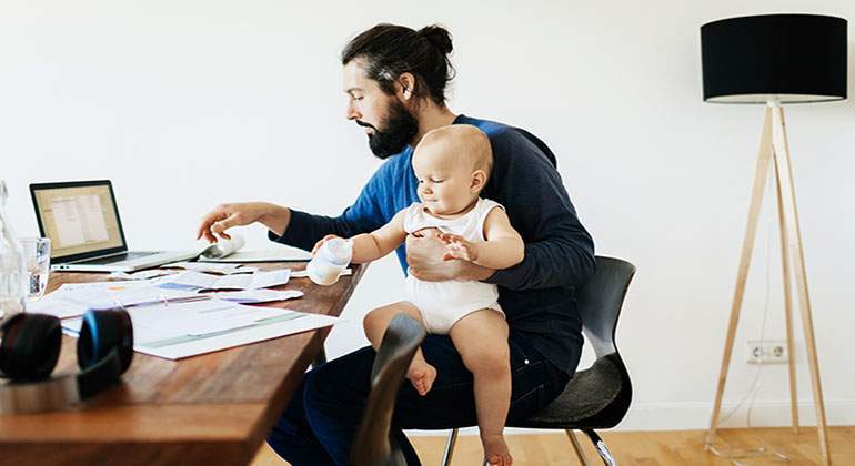 Teletrabajo-con-nino-Istock.jpg
