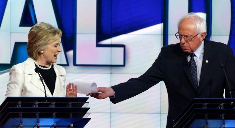 clinton-sanders-debate-reuters.jpg