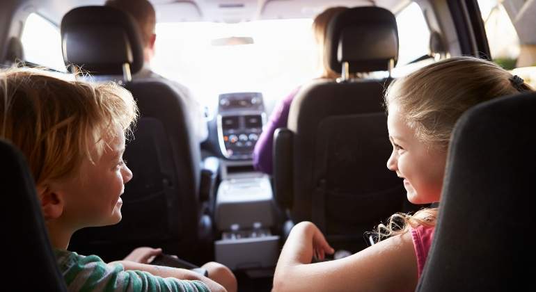 coche-familia-dreamstime.jpg