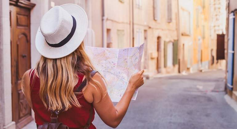 turismo-turista-ciudad.jpg