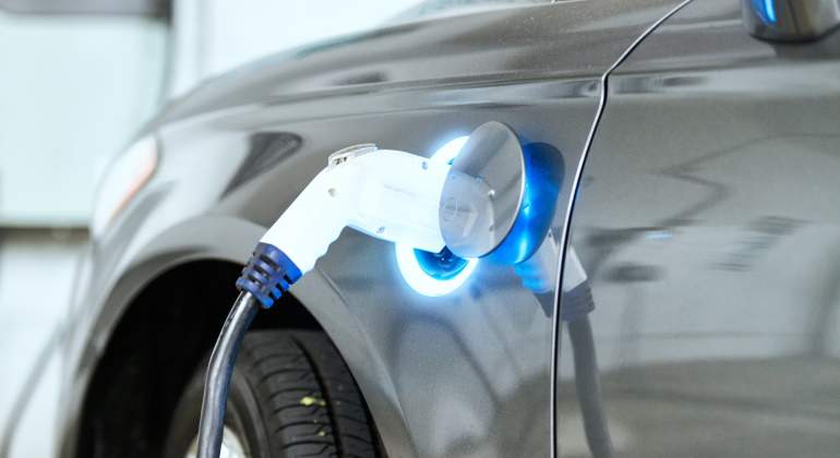 recarga-vehiculo-electrico.jpg